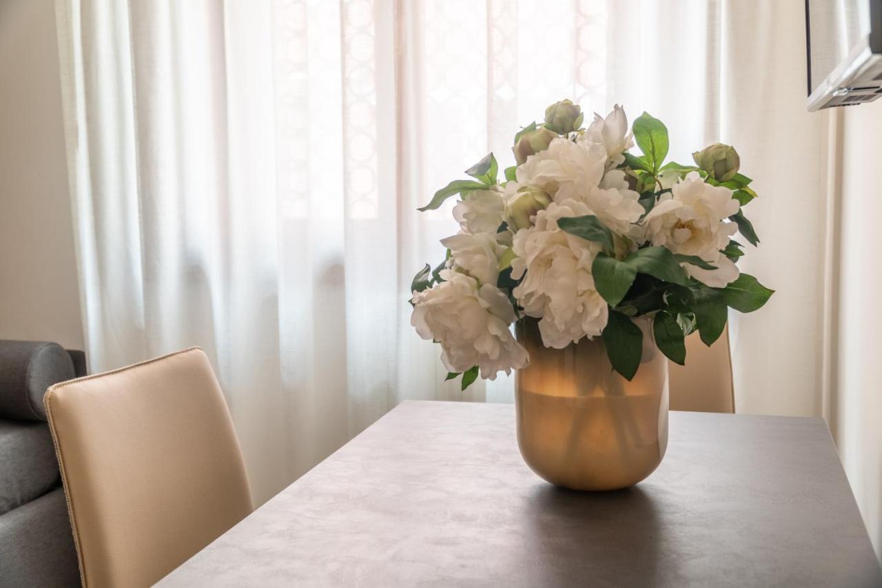 Accademia Apartments R&R Венеция Экстерьер фото